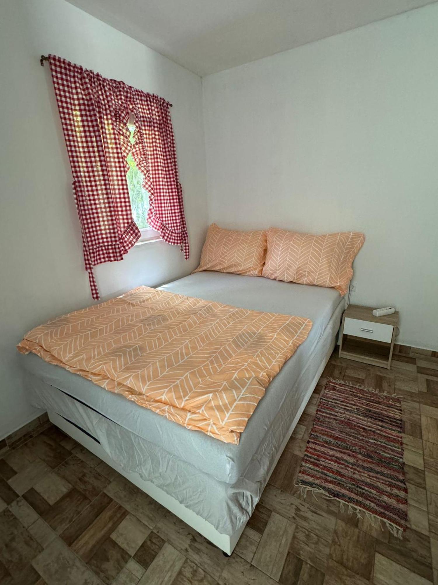 Studio Apartments Mt Šmrika Екстериор снимка