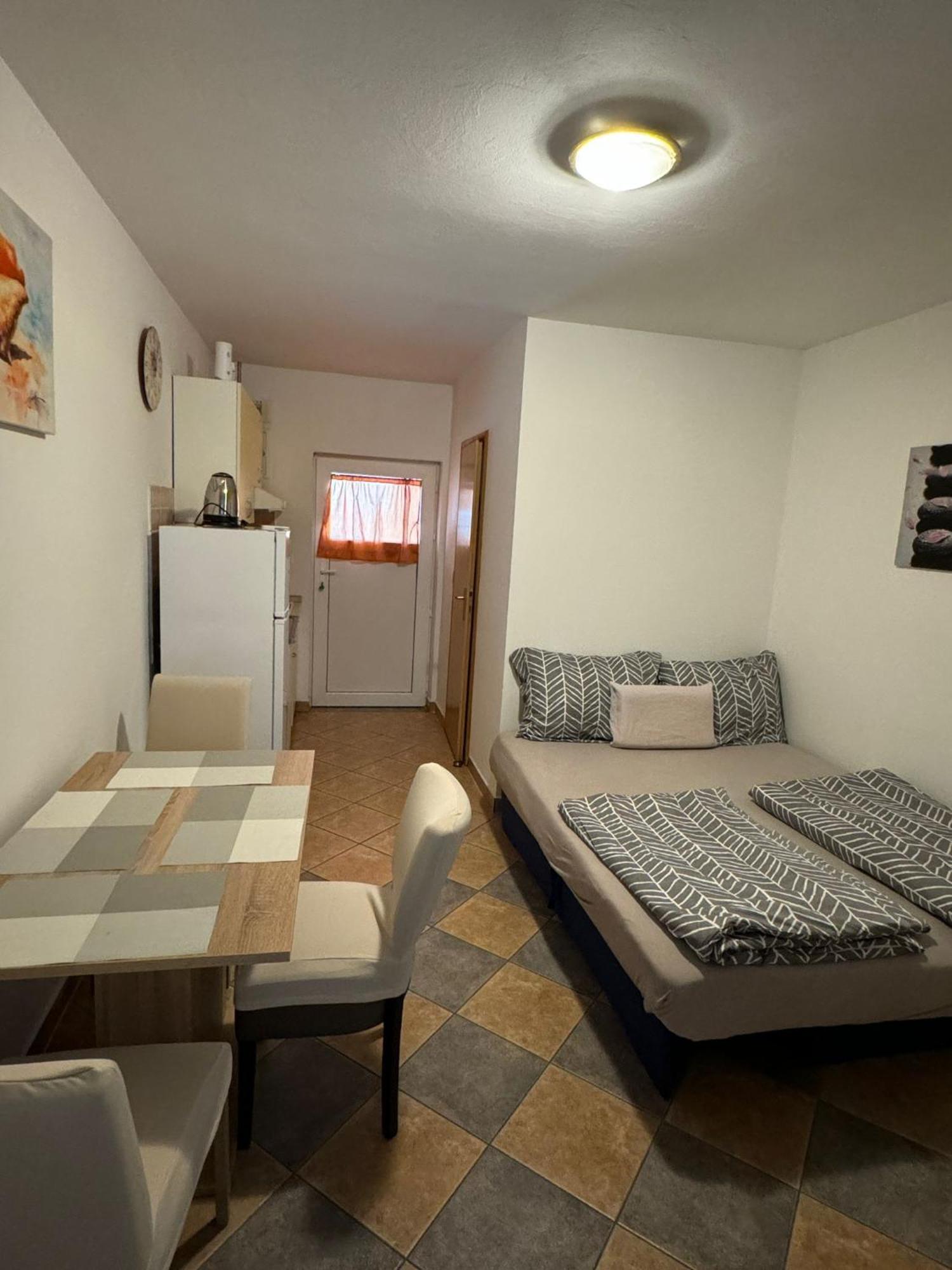 Studio Apartments Mt Šmrika Екстериор снимка