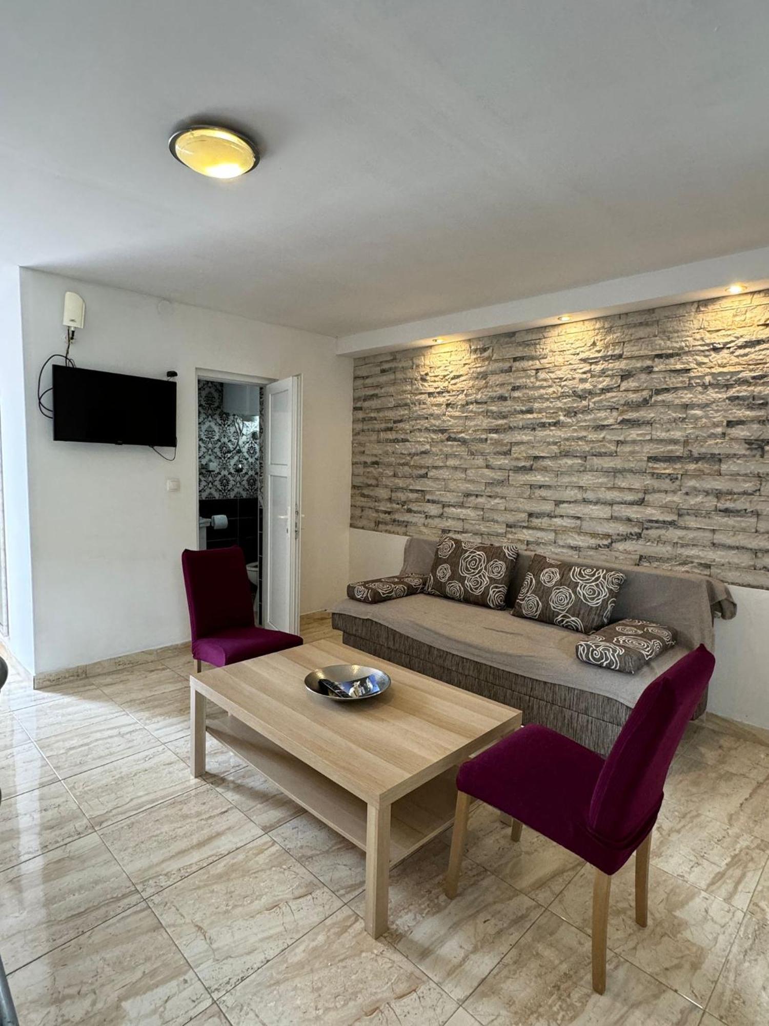 Studio Apartments Mt Šmrika Екстериор снимка