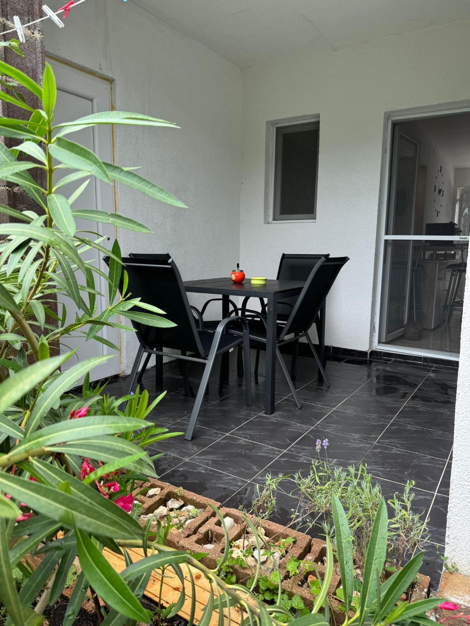Studio Apartments Mt Šmrika Екстериор снимка