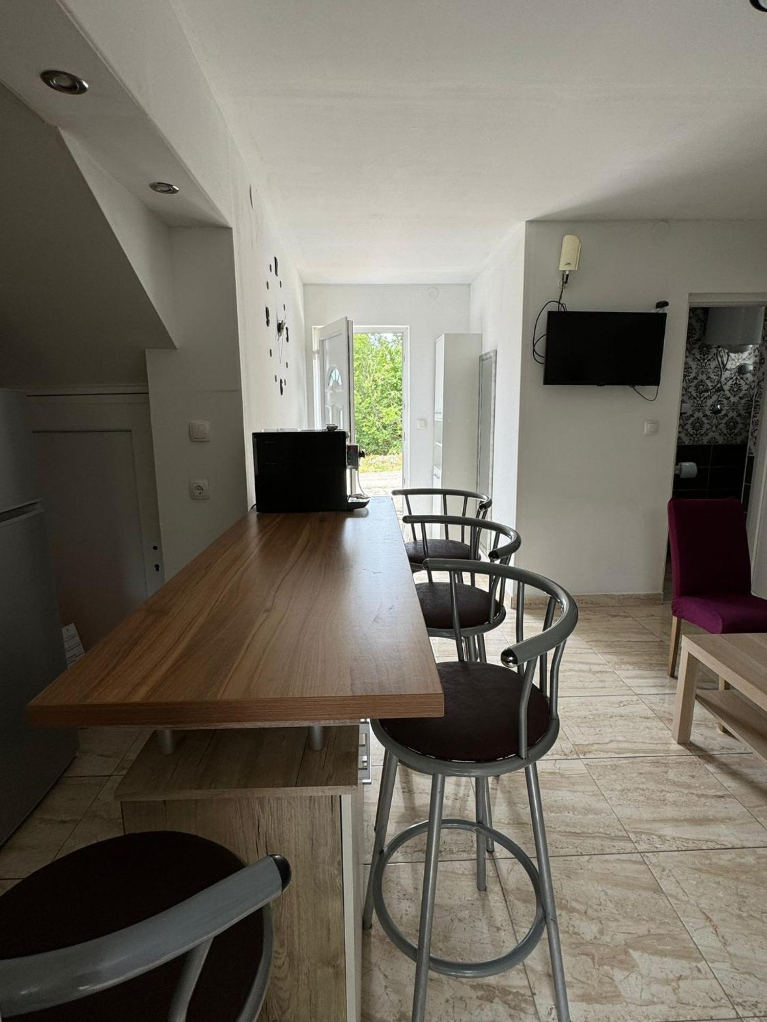 Studio Apartments Mt Šmrika Екстериор снимка